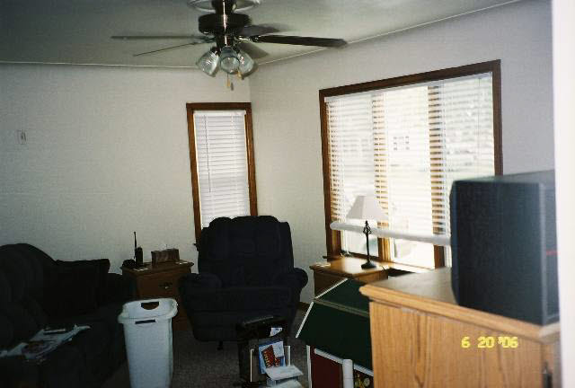 516 E Main St, Butler, IN 46721 photo 2