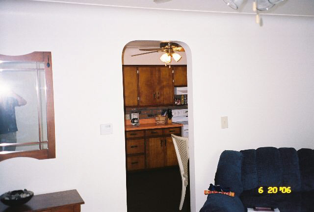516 E Main St, Butler, IN 46721 photo 4