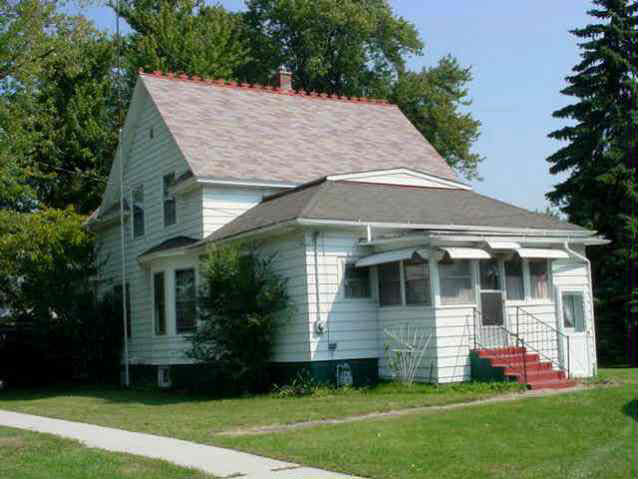 300 E Main St, Butler, IN 46721 photo 3