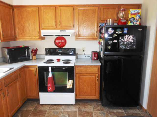 304 Chapel Ln, Ashley, IN 46705 photo 5