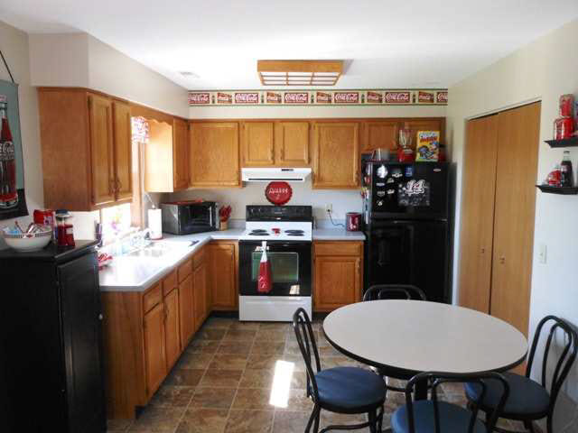 304 Chapel Ln, Ashley, IN 46705 photo 4