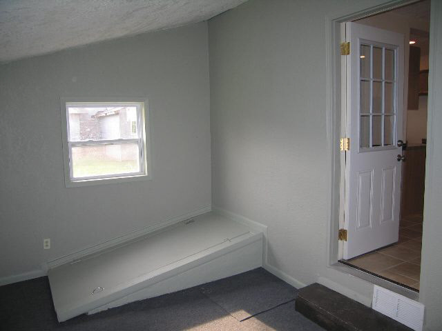 406 E Lincoln St, Ashley, IN 46705 photo 9