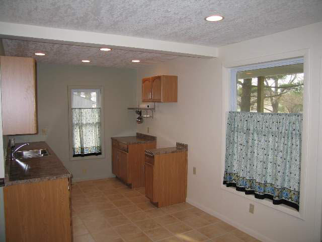 406 E Lincoln St, Ashley, IN 46705 photo 5
