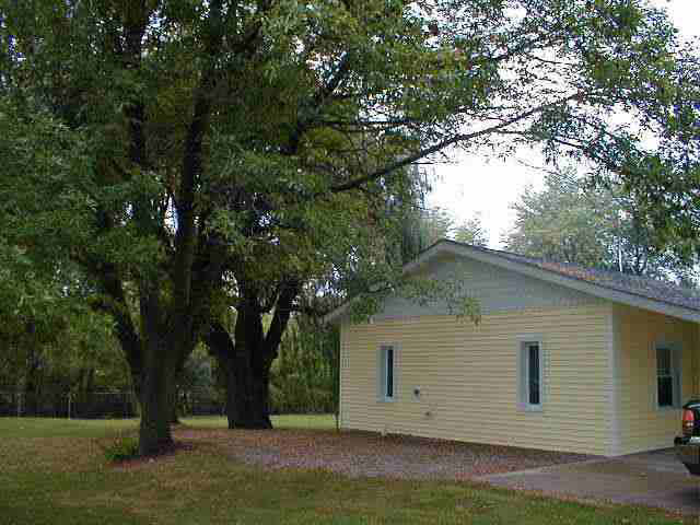 1108 Town St, Kendallville, IN 46755 photo 3