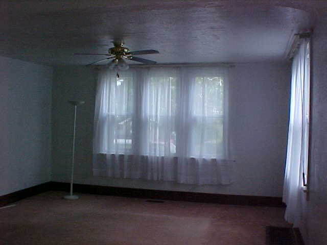 304 E High St, Garrett, IN 46738 photo 2