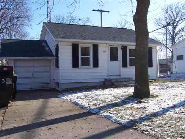 505 Third St, Howe, IN 46746 photo 2