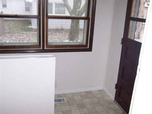 505 Third St, Howe, IN 46746 photo 4