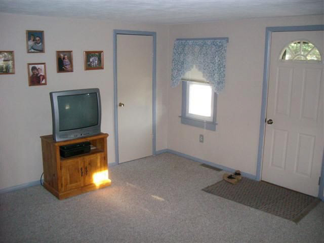 601 E South St, Albion, IN 46701 photo 6