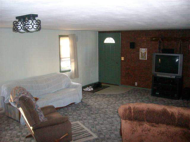 601 E South St, Albion, IN 46701 photo 8