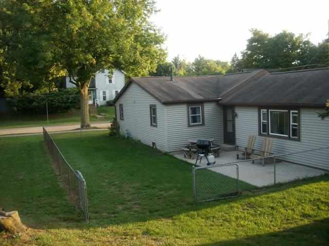 601 E South St, Albion, IN 46701 photo 4
