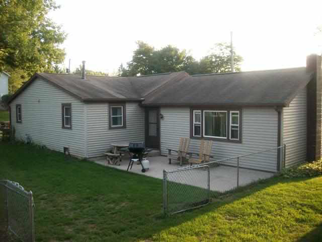 601 E South St, Albion, IN 46701 photo 3