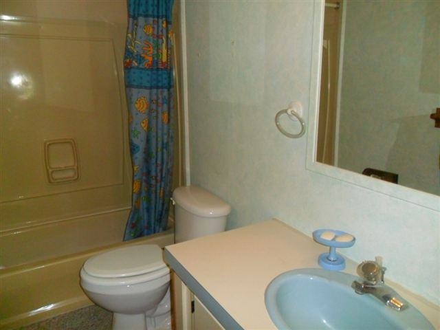 411 Jay St, Topeka, IN 46571 photo 16