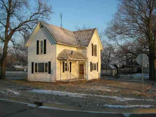 209 E State St, Auburn, NY 46706 photo 1