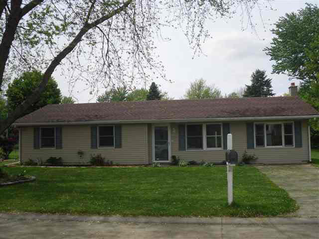 315 Hillside Dr, Lagrange, IN 46761 photo 1