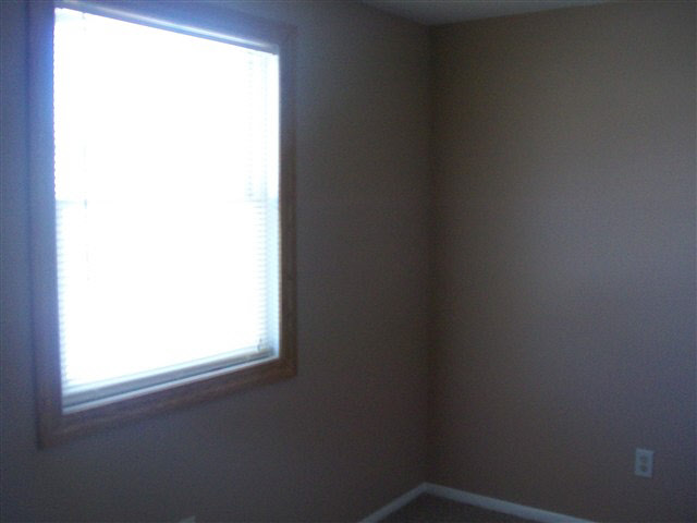 315 Hillside Dr, Lagrange, IN 46761 photo 8