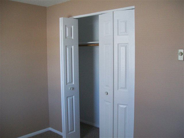 315 Hillside Dr, Lagrange, IN 46761 photo 9
