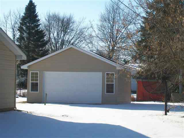 315 Hillside Dr, Lagrange, IN 46761 photo 2