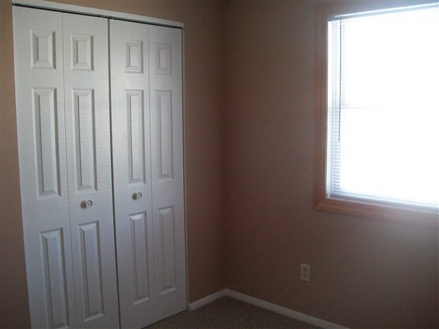 315 Hillside Dr, Lagrange, IN 46761 photo 4