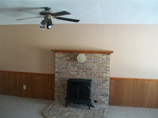 315 Hillside Dr, Lagrange, IN 46761 photo 3