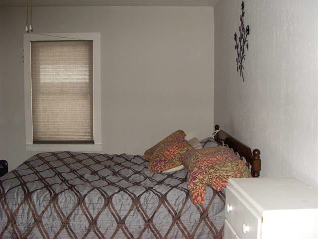 227 N Clark St, Auburn, IN 46706 photo 4