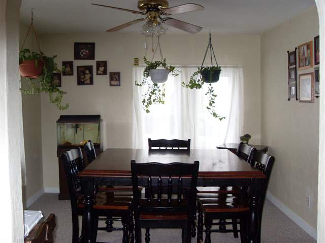 227 N Clark St, Auburn, IN 46706 photo 8