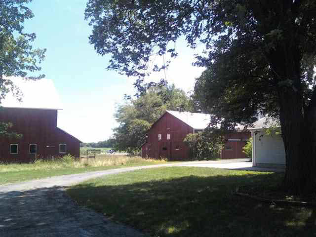 1333 Westwood Dr, Ligonier, IN 46767 photo 2