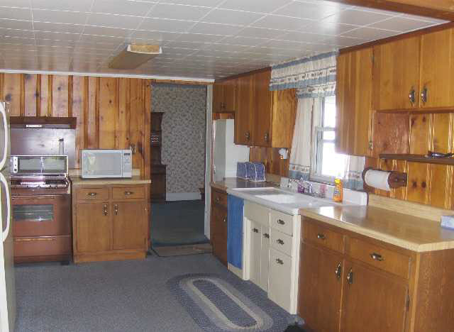 607 Sixth St, Howe, IN 46746 photo 4