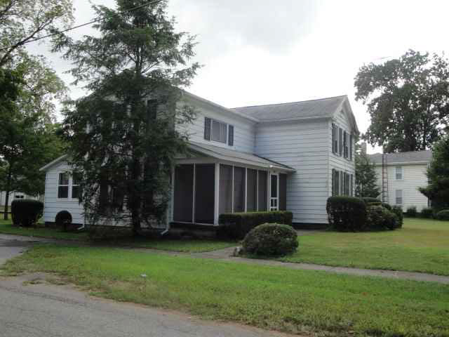 607 Sixth St, Howe, IN 46746 photo 3
