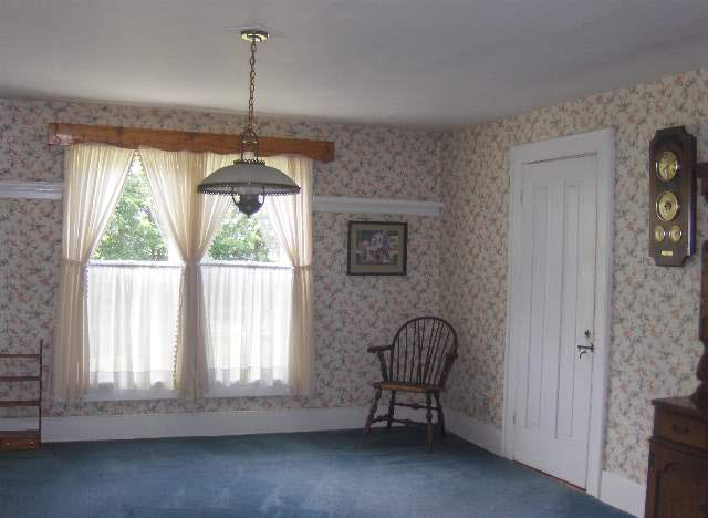 607 Sixth St, Howe, IN 46746 photo 5