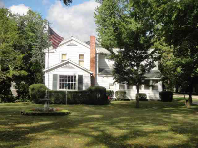 607 Sixth St, Howe, IN 46746 photo 1