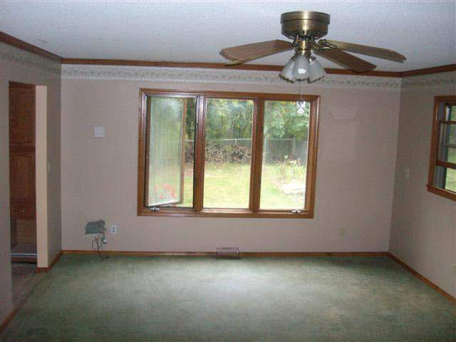914 E Seneca St, Albion, IN 46701 photo 6