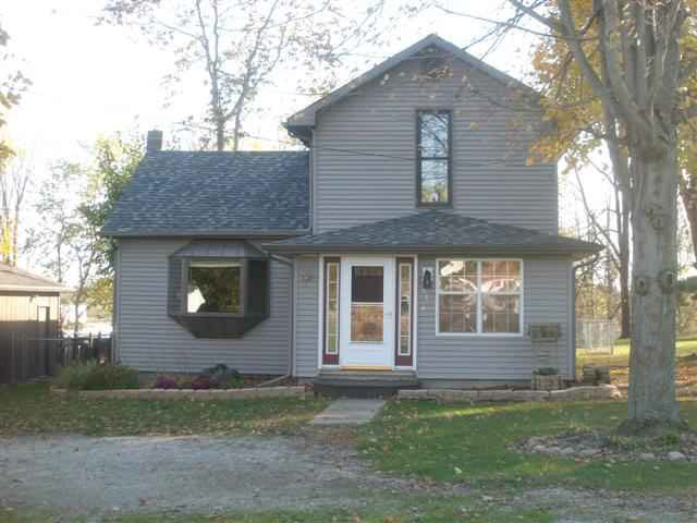 914 E Seneca St, Albion, IN 46701 photo 1