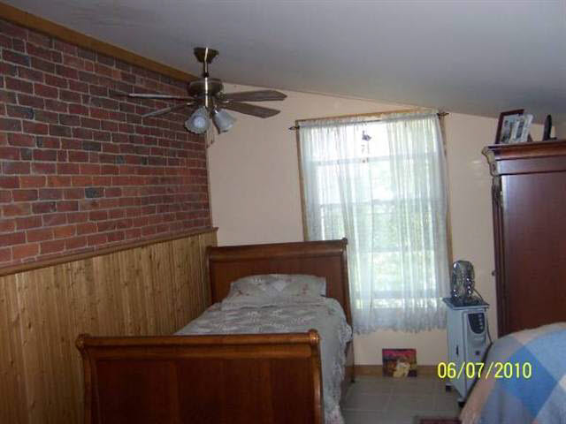 302 N Cedar St, Auburn, IN 46706 photo 6