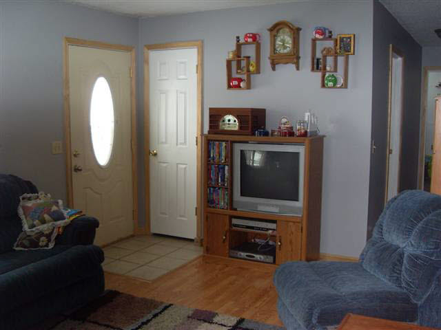 605 E South St, Garrett, IN 46738 photo 3