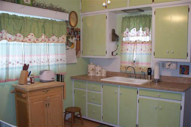 412 W Spring St, Lagrange, IN 46761 photo 4