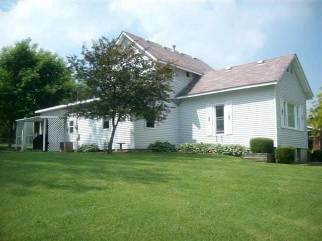 520 N York St, Albion, IN 46701 photo 2