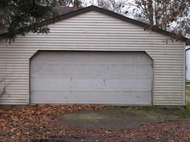108 S Main St, Wolcottville, IN 46795 photo 5