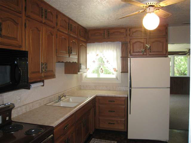 237 S Baxter St, Auburn, IN 46706 photo 5