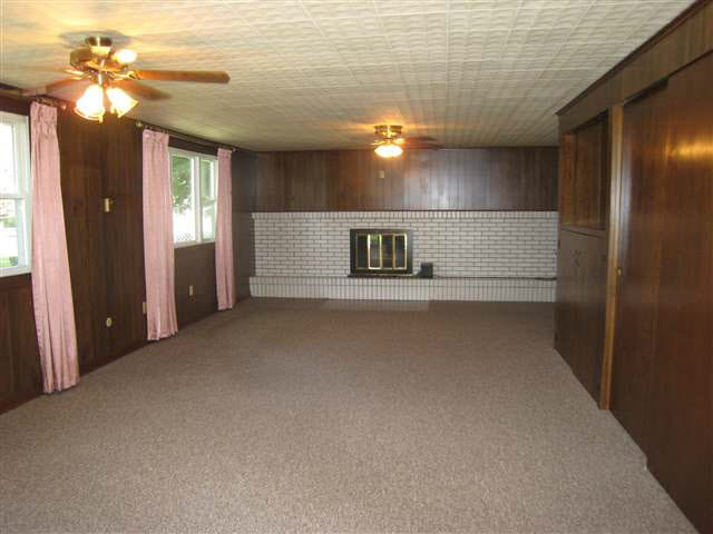 237 S Baxter St, Auburn, IN 46706 photo 6