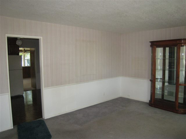 237 S Baxter St, Auburn, IN 46706 photo 3