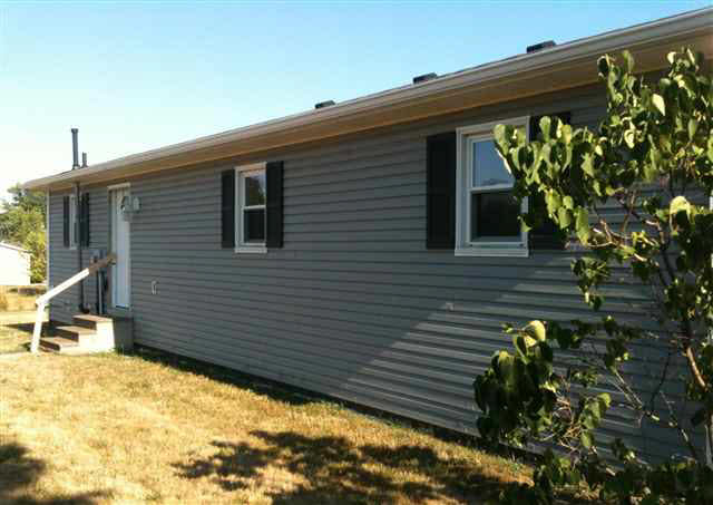 7871 E 1000 N, Kendallville, IN 46755 photo 2