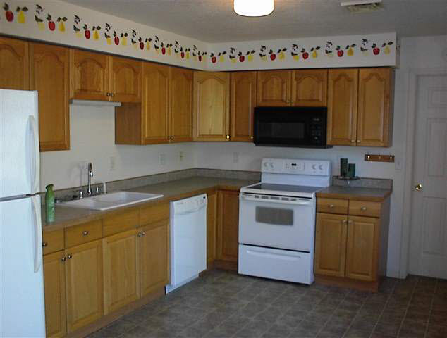 905 Bellvue Dr, Kendallville, IN 46755 photo 3