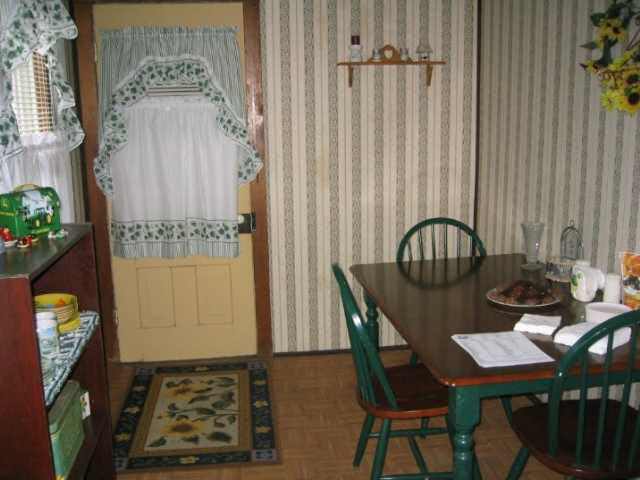 385 S Franklin, Waterloo, IN 46793 photo 2