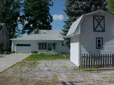 611 E 7th St, Auburn, IN 46706 photo 1
