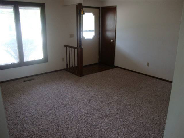 6311 Goodfellow Dr, Fort Wayne, IN 46835 photo 4