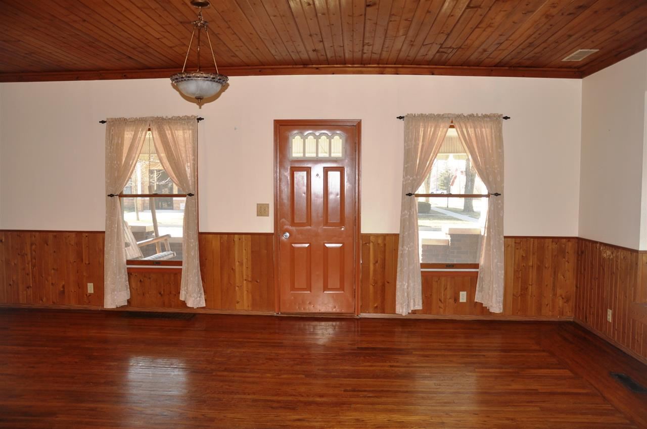 205 E Lake St, Topeka, IN 46571 photo 4