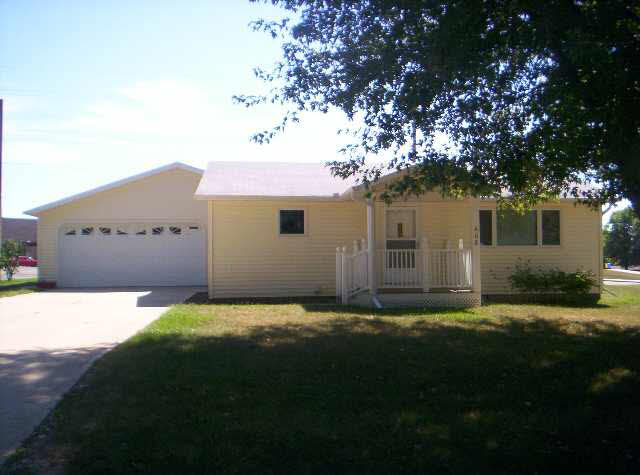 608 E Spring St, Lagrange, IN 46761 photo 1
