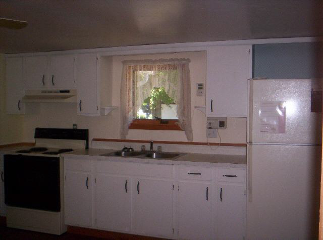 608 E Spring St, Lagrange, IN 46761 photo 3