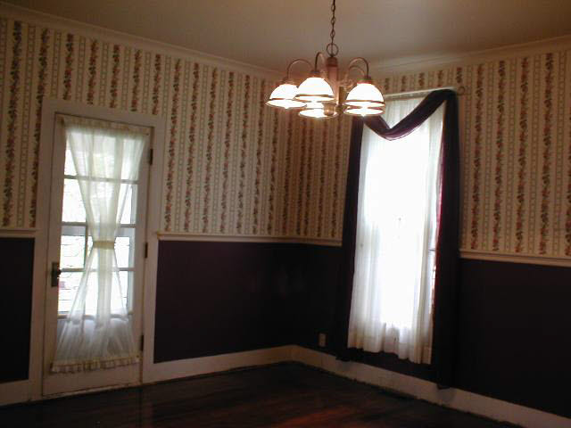 307 W Thirteenth St, Auburn, IN 46706 photo 5