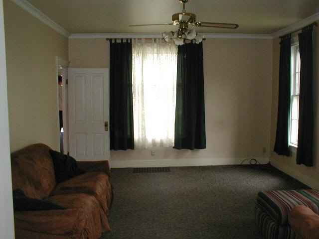 307 W Thirteenth St, Auburn, IN 46706 photo 3